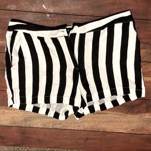 Beetlejuice Shorts 🖤🤍🖤🤍
